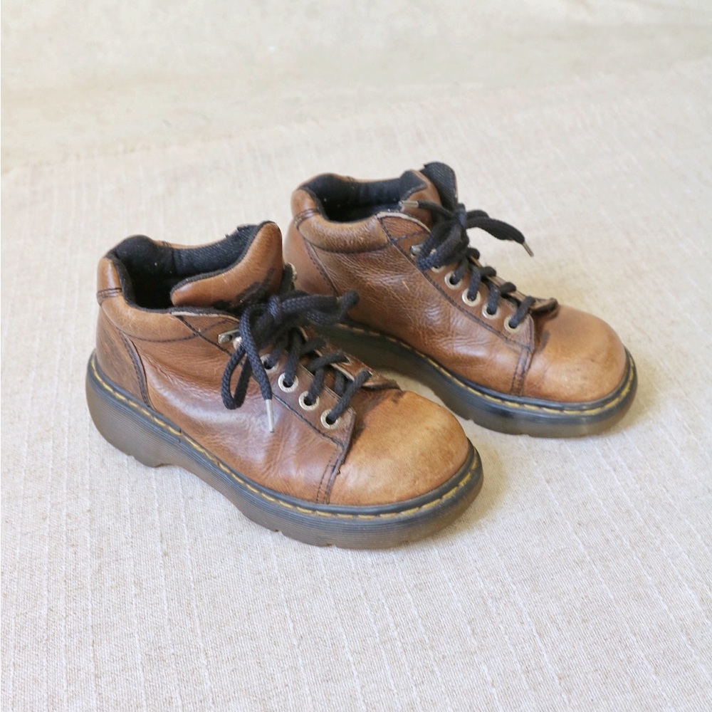 Vintage Dr. Martens 8550 Chunky Leather Ankle Boot - Picture 6 of 9